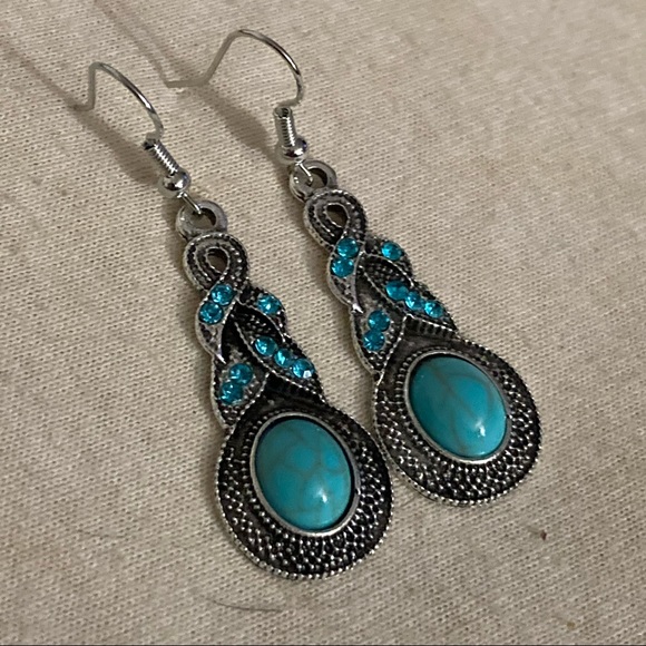 3/$25 Vintage Retro Faux Turquoise Aquamarine Crystal Rhinestone Silver Earrings - Picture 6 of 11